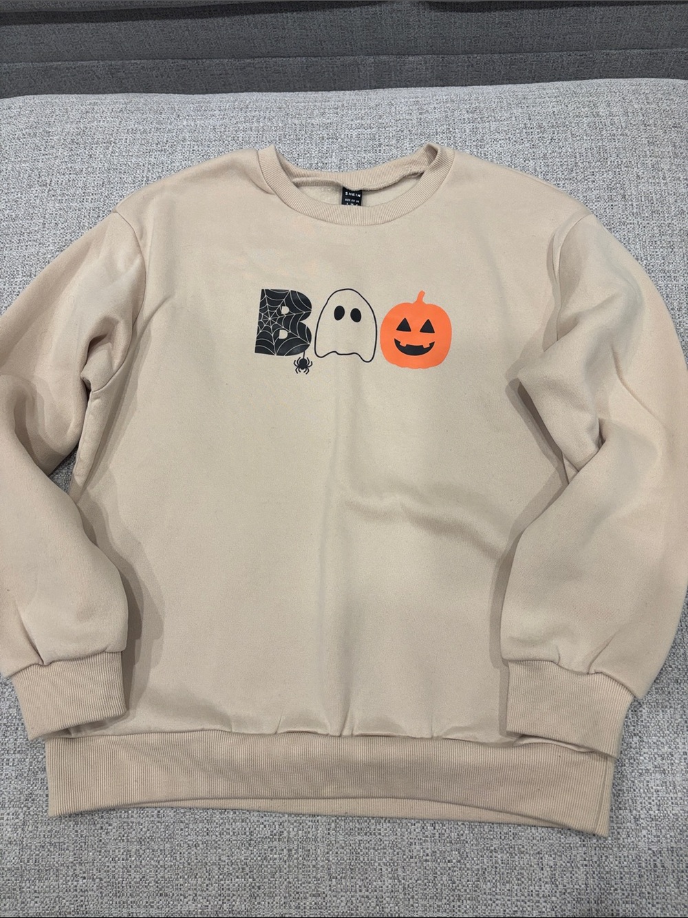 SHEIN Beige Halloween Graphic Crewneck Sweatshirt